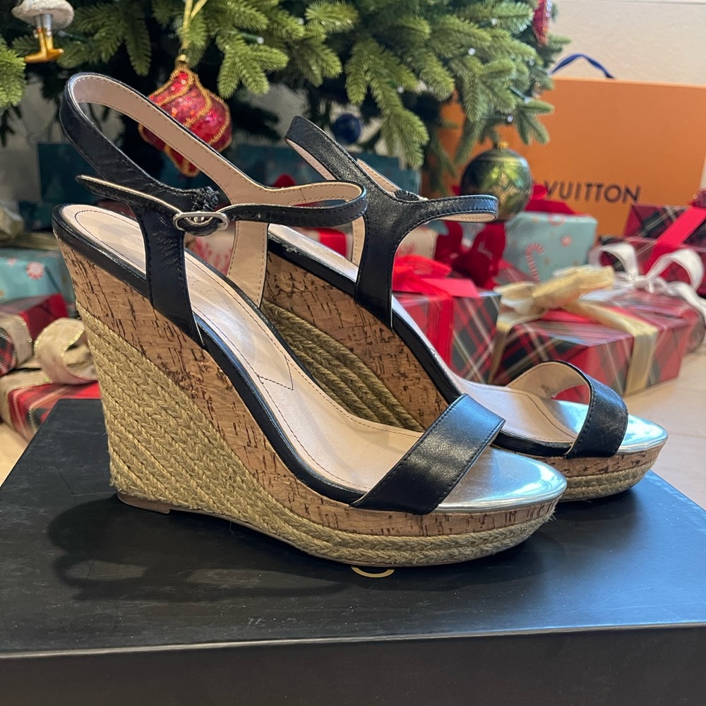 CHARLES by Charles David Size 7 Wedges